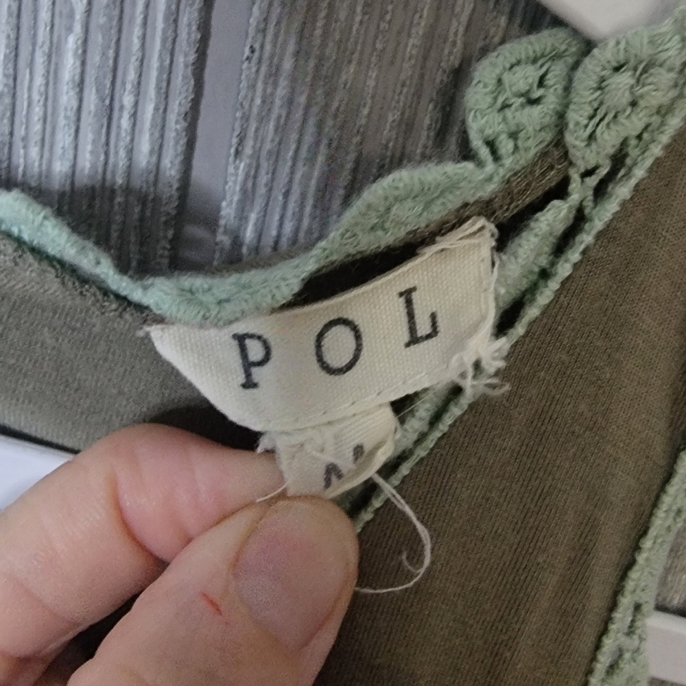 POL Green Sleeveless Tunic Blouse - Picture 2 of 5